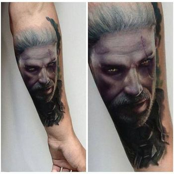 Татуировка с портретом ведьмака Геральта (Witcher 3) в стиле хоррор