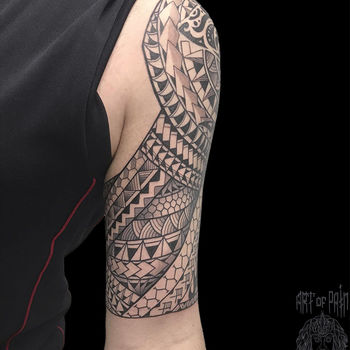 Татуировка мужская полинезия на плече орнамент