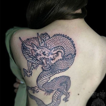 Татуировка женская графика и япония на спине дракон