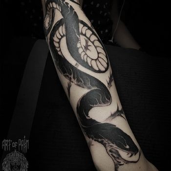 Татуировка мужская япония на руке череп и змея
