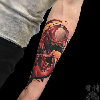Татуировка мужская нью скул на предплечье Красный