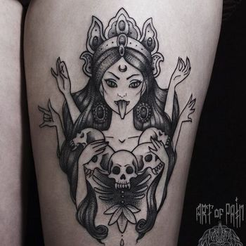 Татуировка женская графика на бедре Кали