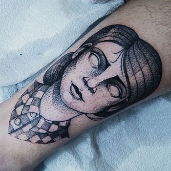 Татуировка мужская графика на предплечье женский портрет