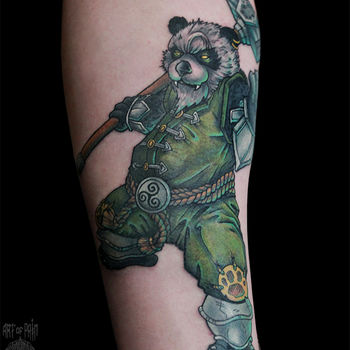 Татуировка женская нью скул на предплечье панда