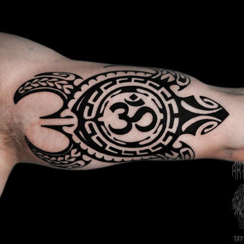 Татуировка мужская полинезия на руке черепаха