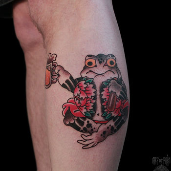 Татуировка мужская япония на голени жаба с кружкой