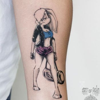 Татуировка женская графика на предплечье Лола Банни