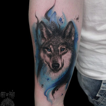 Татуировка мужская реализм на предплечье волк