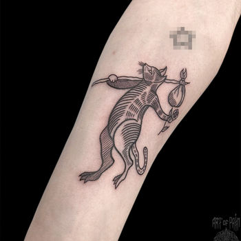 Татуировка женская графика на предплечье кот с цветком