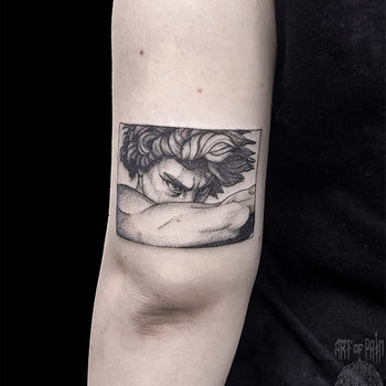 Татуировка женская графика на руке портрет