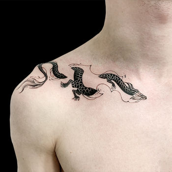 Татуировка мужская графика на ключице дракон