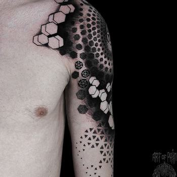 Татуировка мужская орнаментал на плече узор