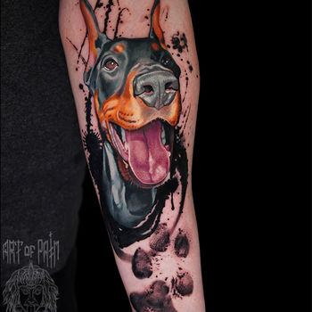 Татуировка женская реализм на предплечье собака