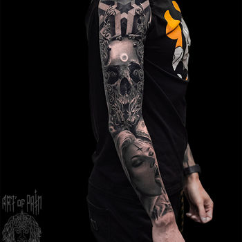 Татуировка мужская реализм тату-рукав череп и девушка