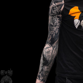 Татуировка мужская реализм тату-рукав доллары, дым