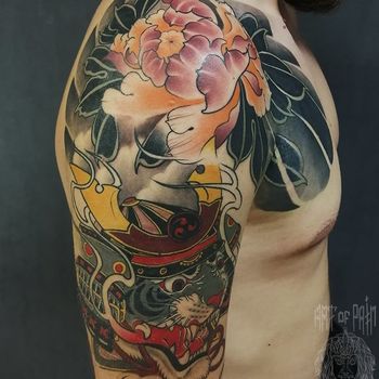 Татуировка мужская япония на плече тигр и пион