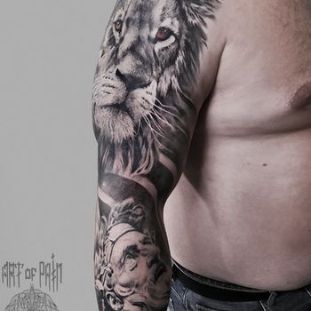 Татуировка мужская реализм тату-рукав лев и человек