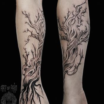 Татуировка мужская графика на предплечье дерево