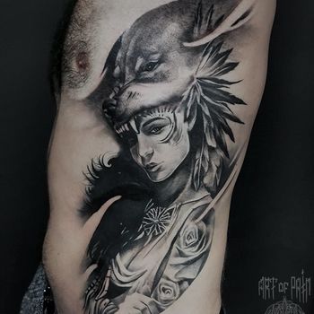 Татуировка мужская black&grey на боку девушка