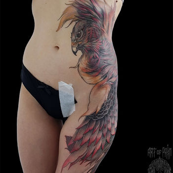Татуировка женская нью скул на боку феникс