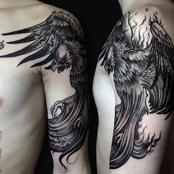 Татуировка мужская графика на плече феникс