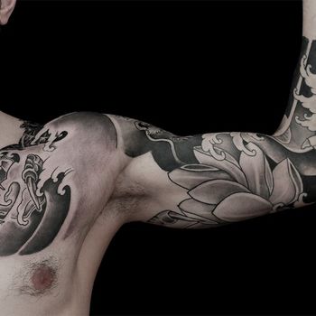 Татуировка мужская япония тату-рукав дракон и лотосы