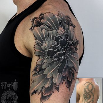 Татуировка мужская япония на плече пион кавер