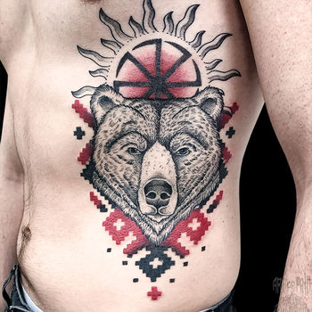 Татуировка мужская графика не боку медведь