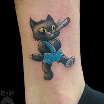 Татуировка мужская нью скул на щиколотке кот