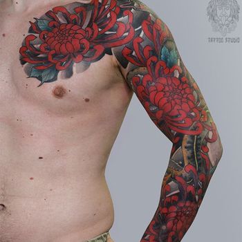 Татуировка мужская япония тату-рукав красные хризантемы
