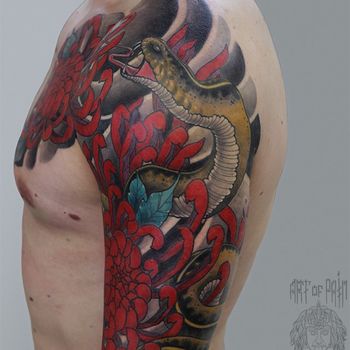 Татуировка мужская япония тату-рукав хризантемы и змея