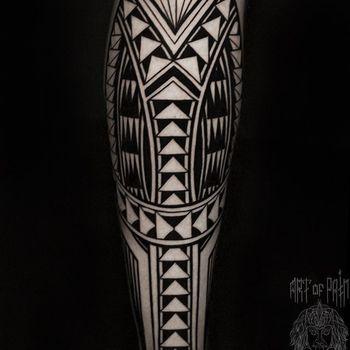 Татуировка мужская полинезия на голени орнамент