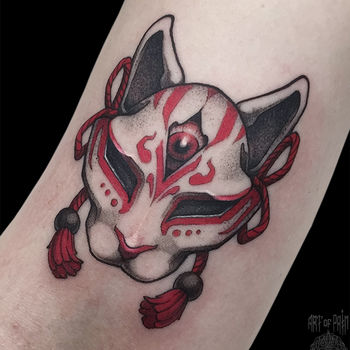 Татуировка женская япония и графика на руке кицуне