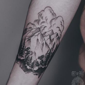Татуировка женская графика на предплечье горы пейзаж