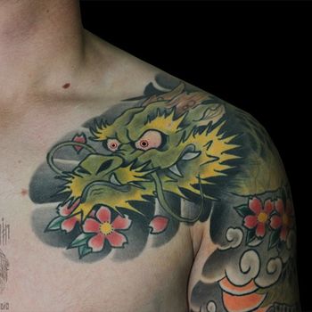 Татуировка мужская япония на груди дракон