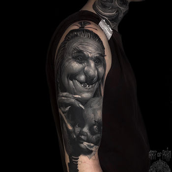 Татуировка мужская хоррор на плече баба яга
