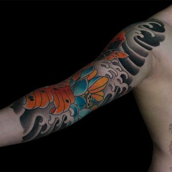Татуировка мужская япония тату-рукав карп, лотосы