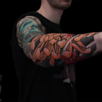 Татуировка мужская япония тату-рукав хризантемы и маски