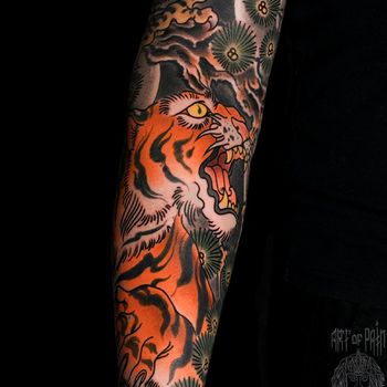 Татуировка мужская япония на предплечье тигр