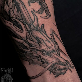 Татуировка мужская графика на предплечье дракон 