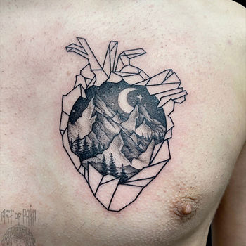 Татуировка мужская графика на груди сердце и пейзаж