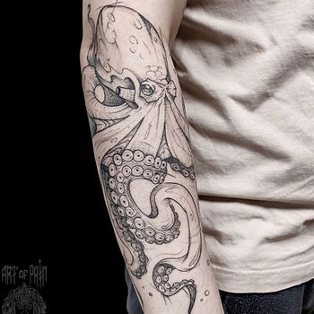 Татуировка мужская графика на предплечье осьминог