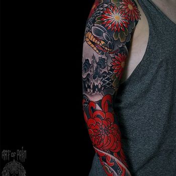 Татуировка мужская япония рукав череп, змея и хризантемы