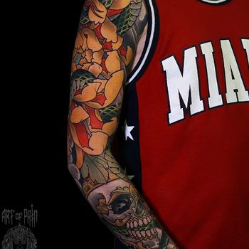 Татуировка мужская япония тату-рукав череп, хризантема, змея, вид спереди