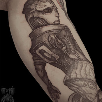 Татуировка мужская нью скул на руке Тейн Криос