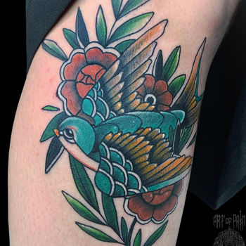 Татуировка женская нью скул на голени птица и цветы