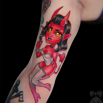 Татуировка женская нью скул на руке дьяволица