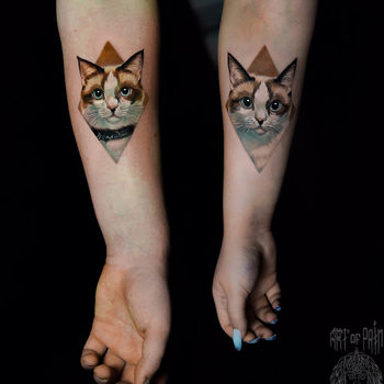 Татуировка парная реализм на предплечьях кот