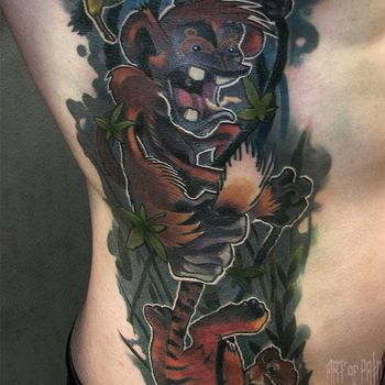 Татуировка мужская нью-скул на боку тигр обезьяна