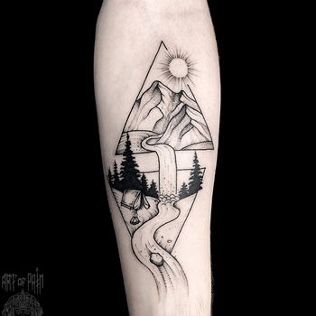 Татуировка мужская графика на предплечье горы, водопад, палатка